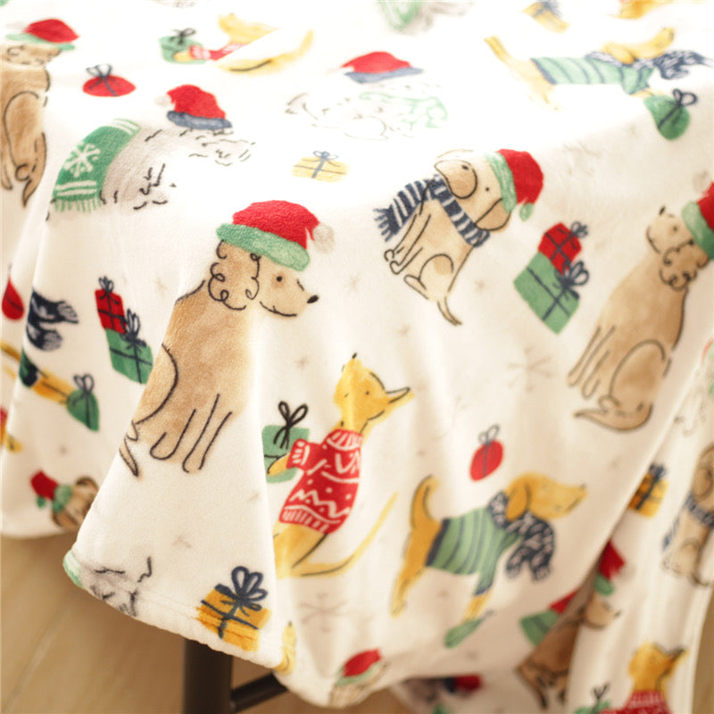 Christmas-themed warm fleece blanket